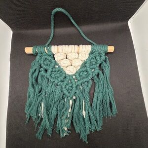 Small Green and Cream Macrame Wall Hanging